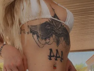 Emiley_Alexander's Thumb Image