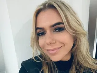 LunaVelvet22 webcam show