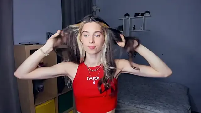 AntonettaTarring Image 3