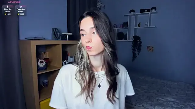 AntonettaTarring Image 6