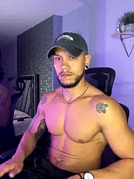 ARON_TAYLER01 Image 13