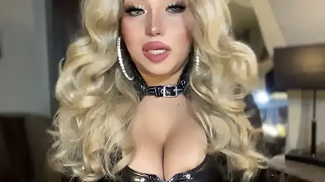 BigDominaMia Image 12