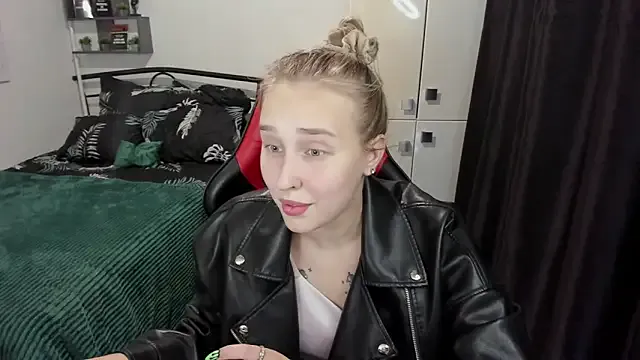 CrazyBitchInLace Image 11