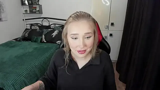 CrazyBitchInLace Image 18