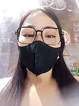 Emily-Nguyen webcam show