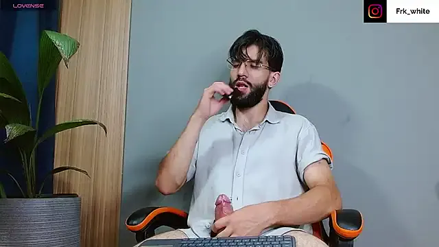 Franck_White Image 16