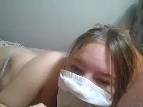 hazel_wood21 webcam show