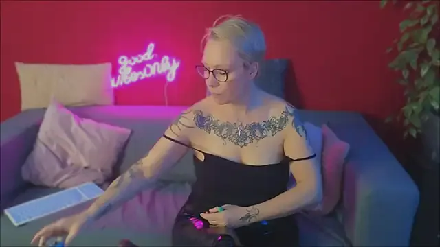 JaninaSecrets_'s Thumb Image