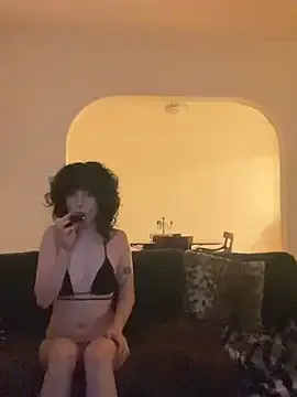 Livingz0m6ie's Thumb Image