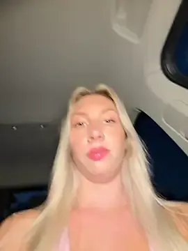 LuisaBecker Image 11