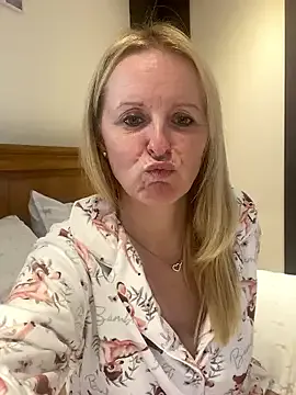 madamlillyrose's Thumb Image