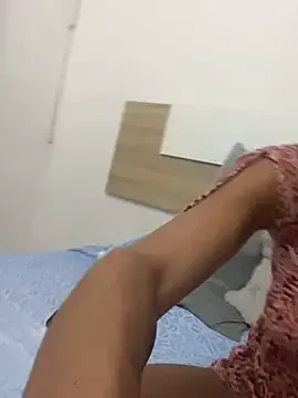 Naomi24herr webcam show