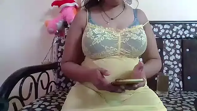 NautyBabe webcam show