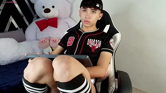 Niico_Cruz's Thumb Image