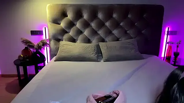 overlyhotfamily Image 3