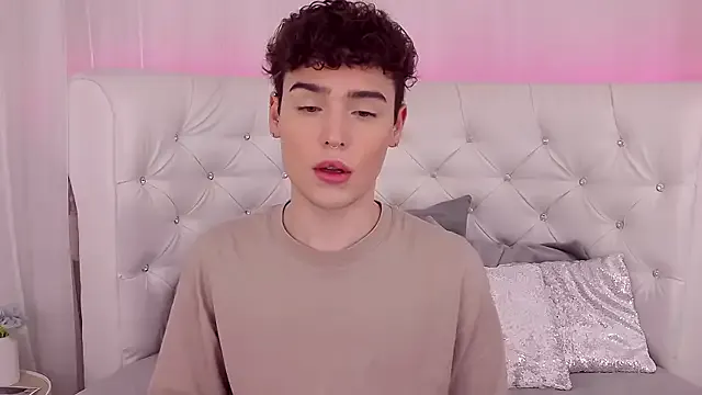 RobbyCharming Image 11