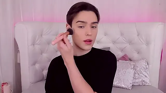 RobbyCharming Image 3