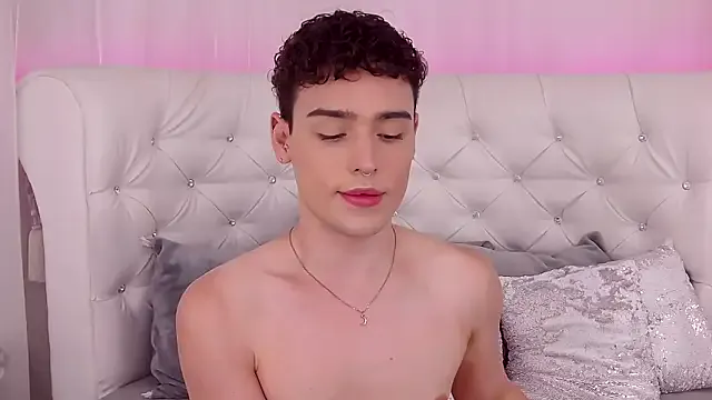 RobbyCharming Image 6