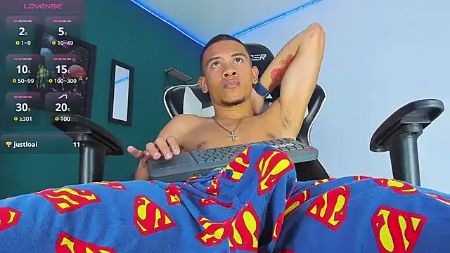 Romancartier_1's Thumb Image