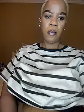 THICKBUNNYCHICKxxx webcam show