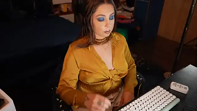 VanessaDoyle Image 2