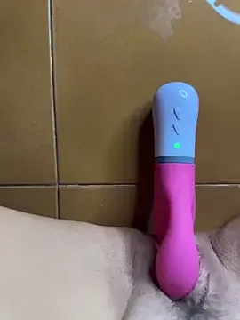 Wet-Pussycat Image 4