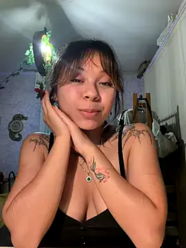 YumiLux webcam show
